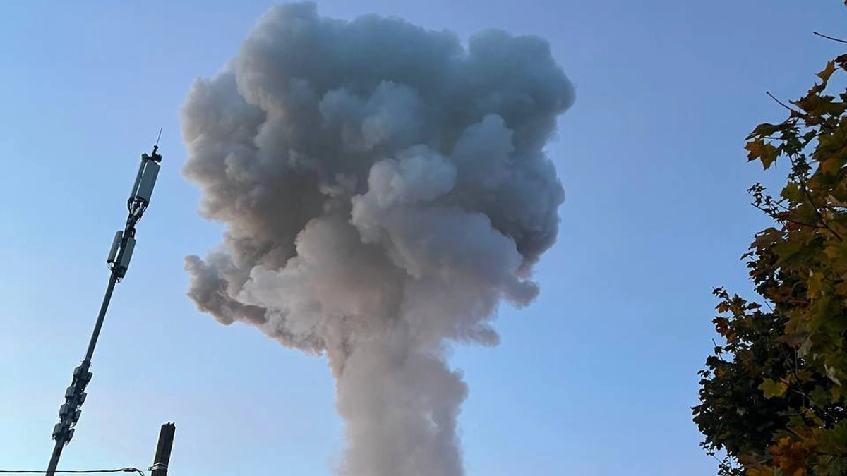 Ukrainian forces strike key oil facilities in Russia