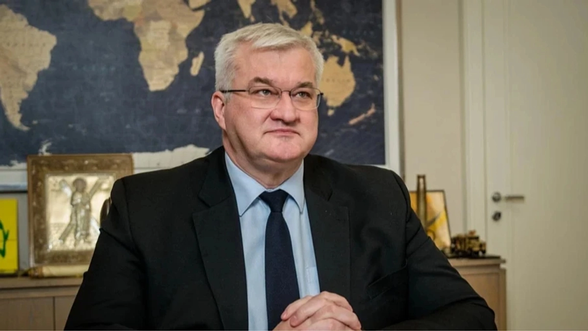 Ukrainian foreign minister discusses protection of Ukraine against Russian attacks with NATO representative