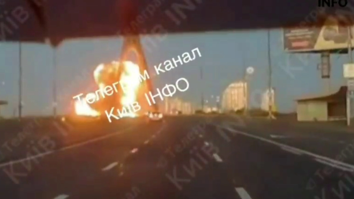 Two people injured in Russian morning strike on Pivnichnyi bridge in Kyiv