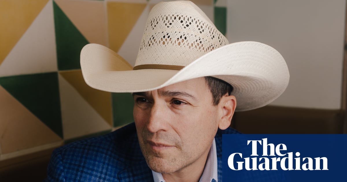 The Tejano singer trying to win back Latinos who voted for Trump, one quinceañera at a time