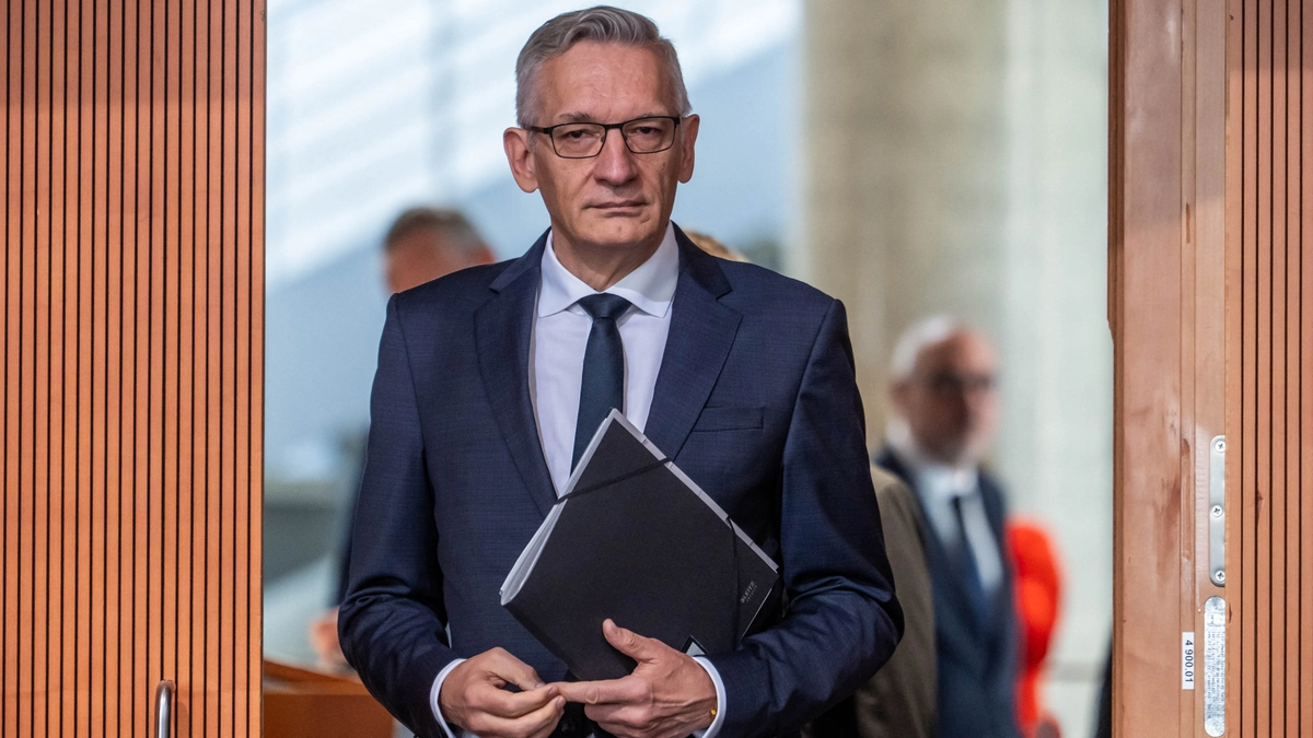 German intelligence head warns of threat of violent conflict with Russia